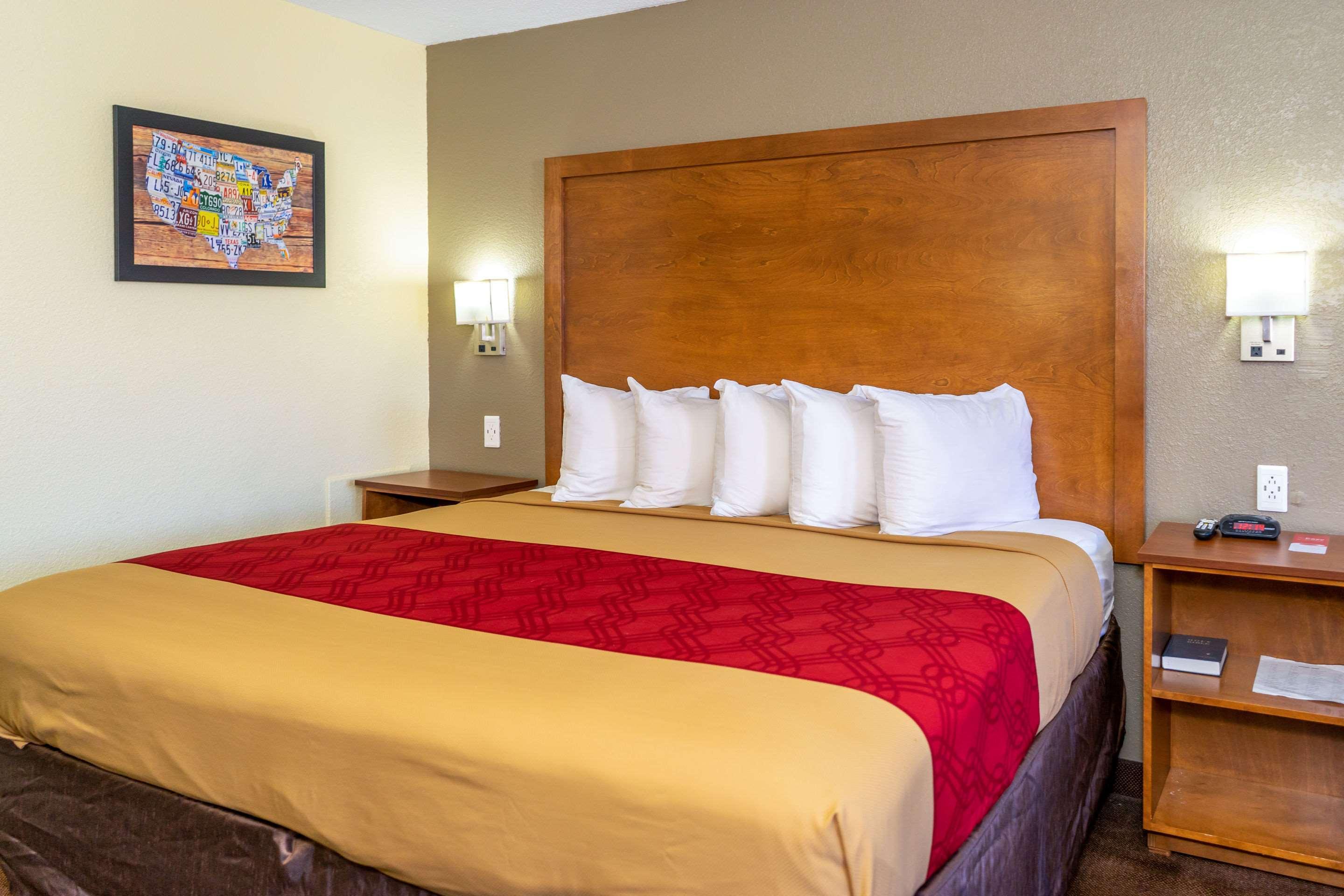 Econo Lodge Weldon - Roanoke Rapids Экстерьер фото