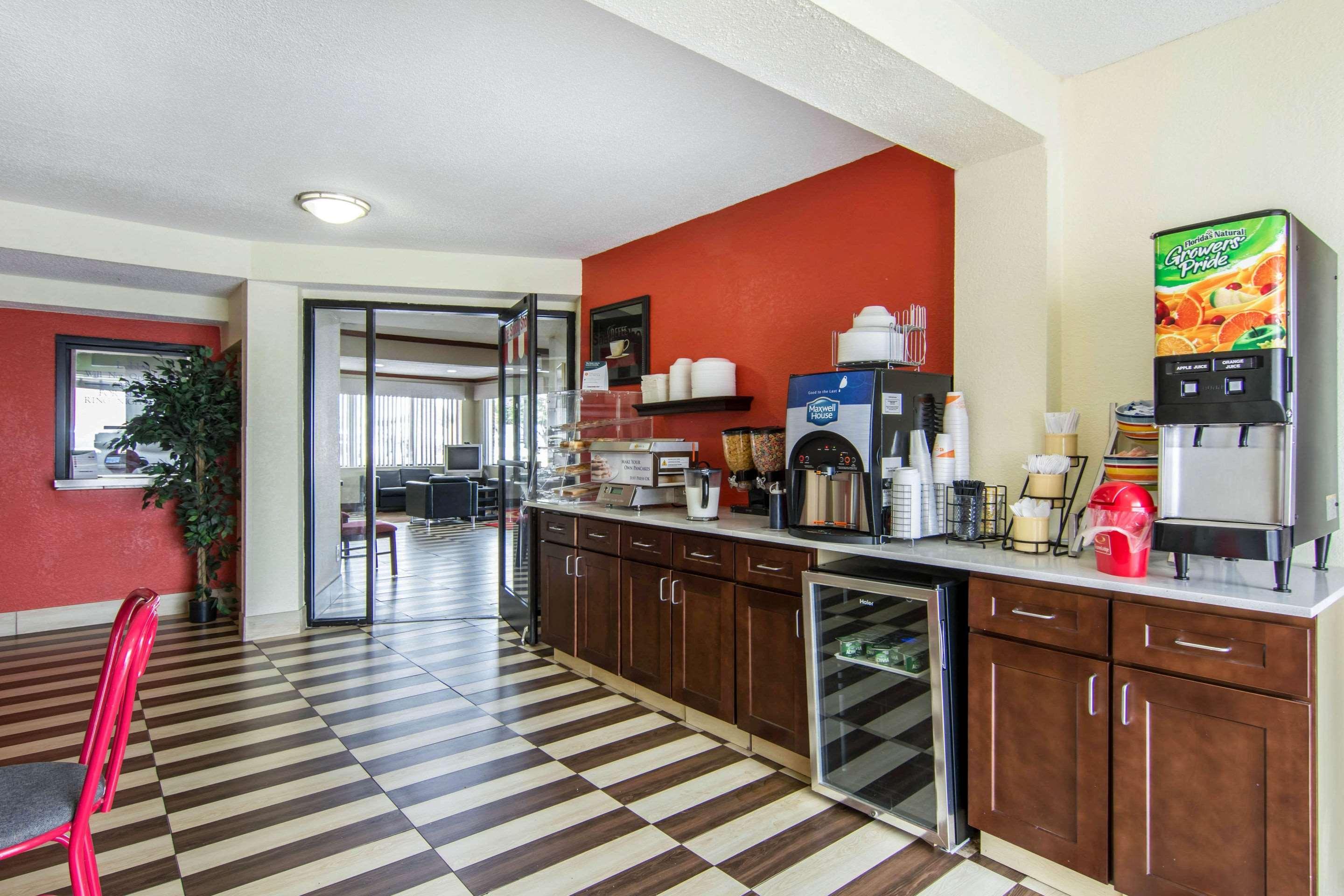 Econo Lodge Weldon - Roanoke Rapids Экстерьер фото