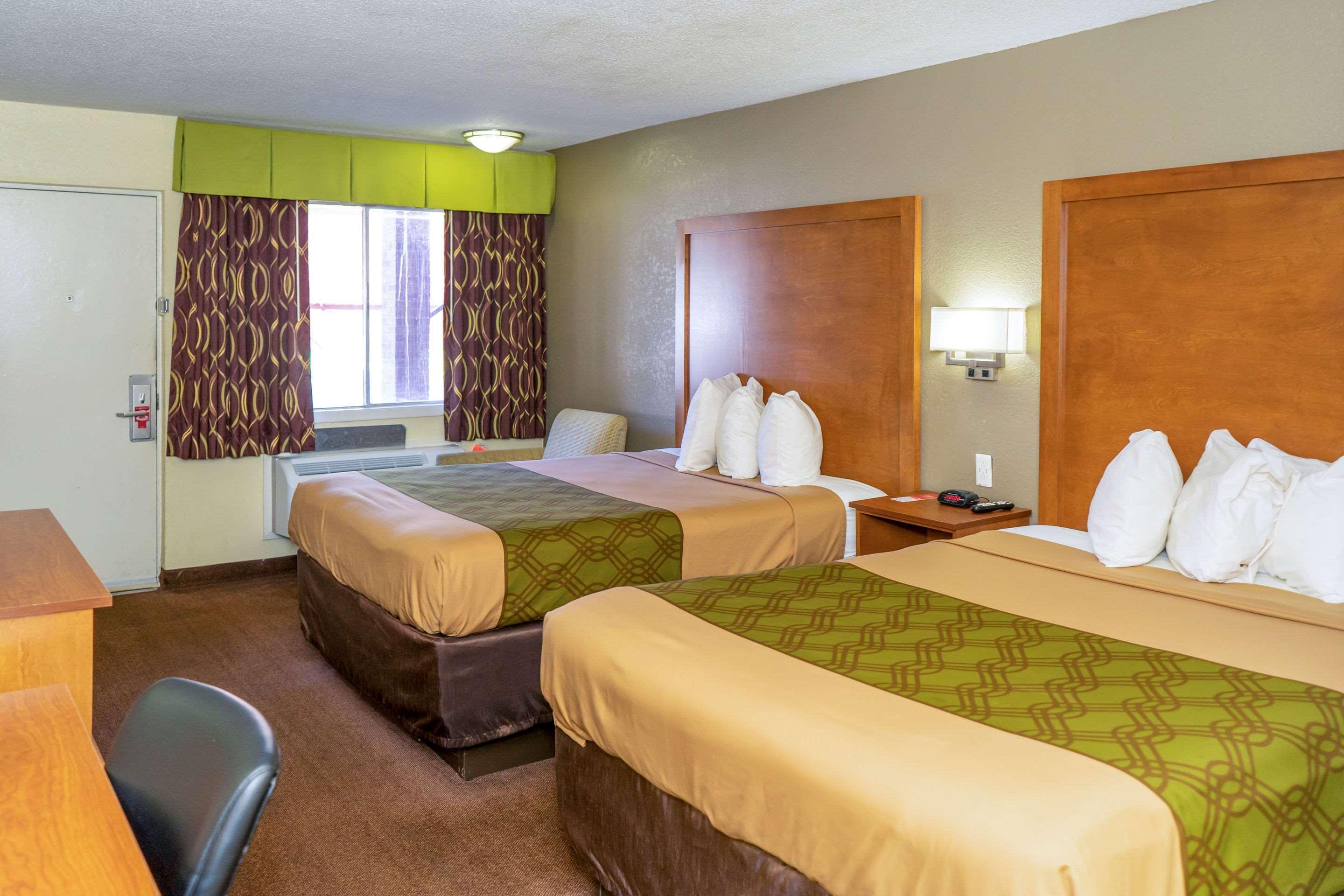 Econo Lodge Weldon - Roanoke Rapids Экстерьер фото