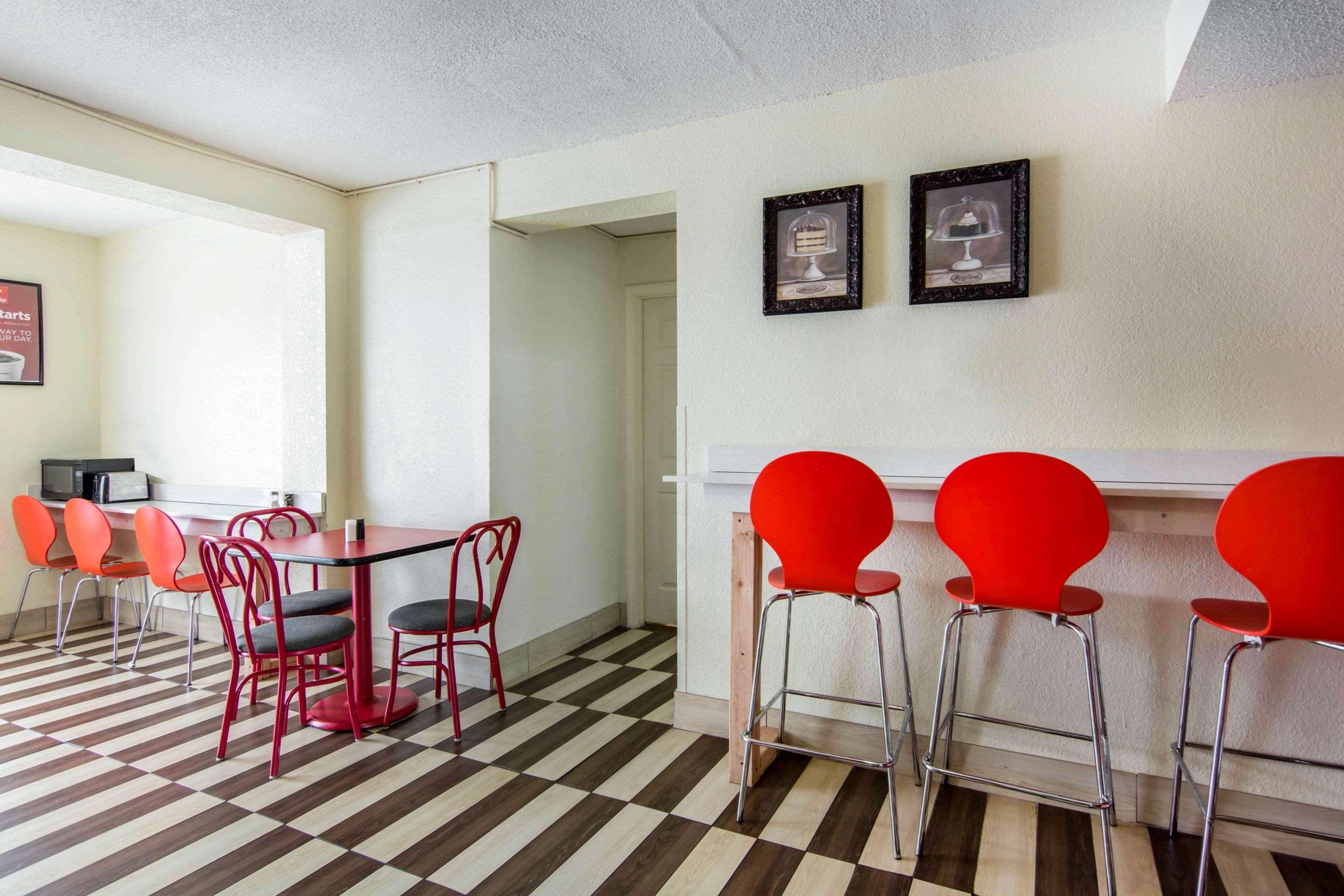 Econo Lodge Weldon - Roanoke Rapids Экстерьер фото
