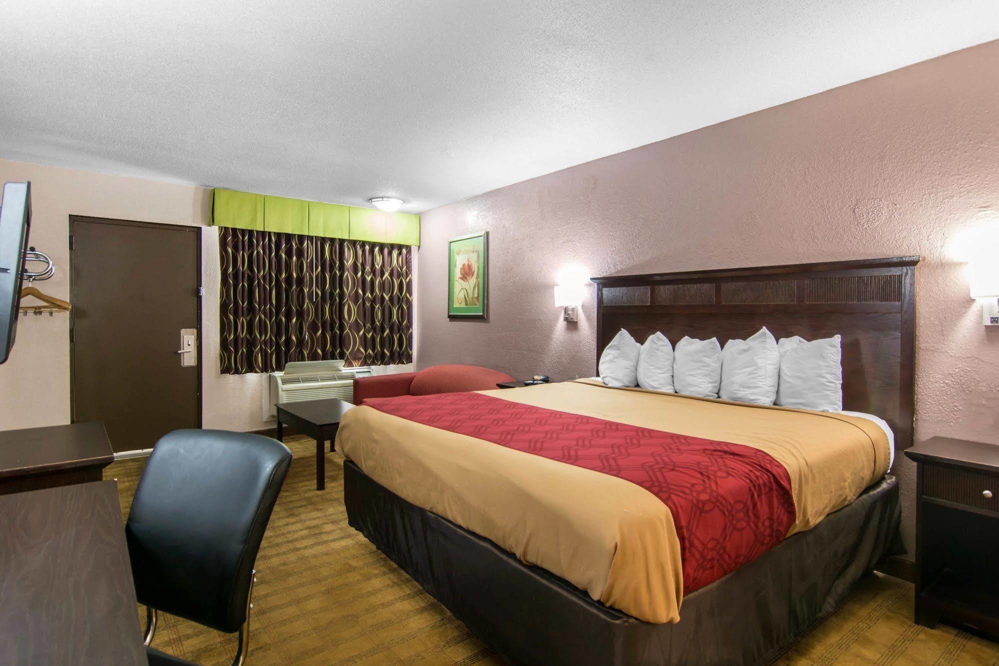Econo Lodge Weldon - Roanoke Rapids Экстерьер фото